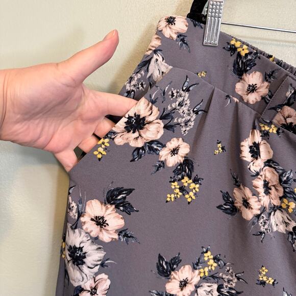 Torrid Floral Crepe Wide Leg Pant Womens 4X Gray Pull On Stretch Boho Trousers - Picture 5 of 9